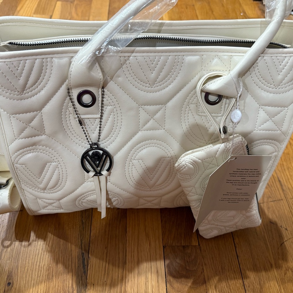 Elegant Cream Quilted Handbag